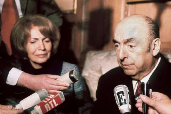 Pablo_Neruda_01-586x393.jpg